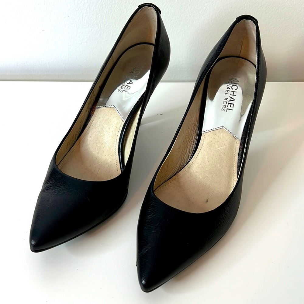 Michael Cors size 7,5 leather heels. Great condition